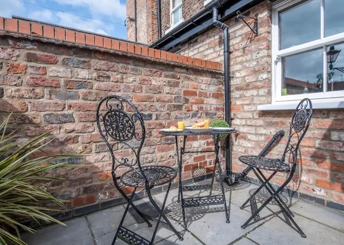 109 Nunnery Lane - A House Of Holiday home